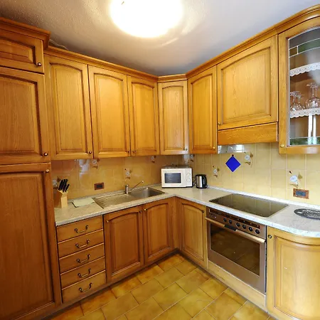 Casa Longa By 아파트 리비뇨